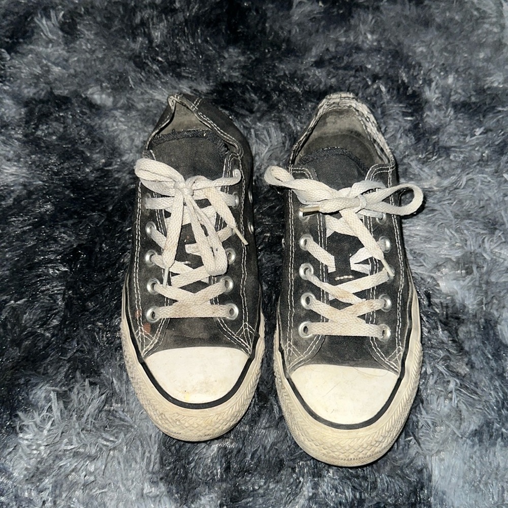 Navy blue converse